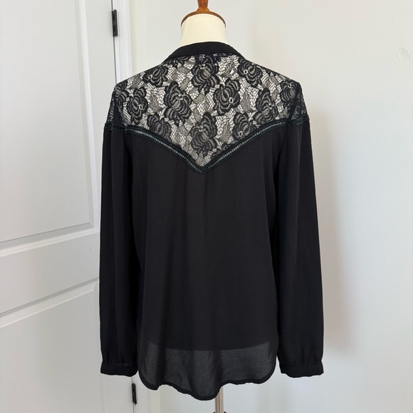ASTR Black V-Neck Lace Blouse Sz Large - Picture 4 of 11
